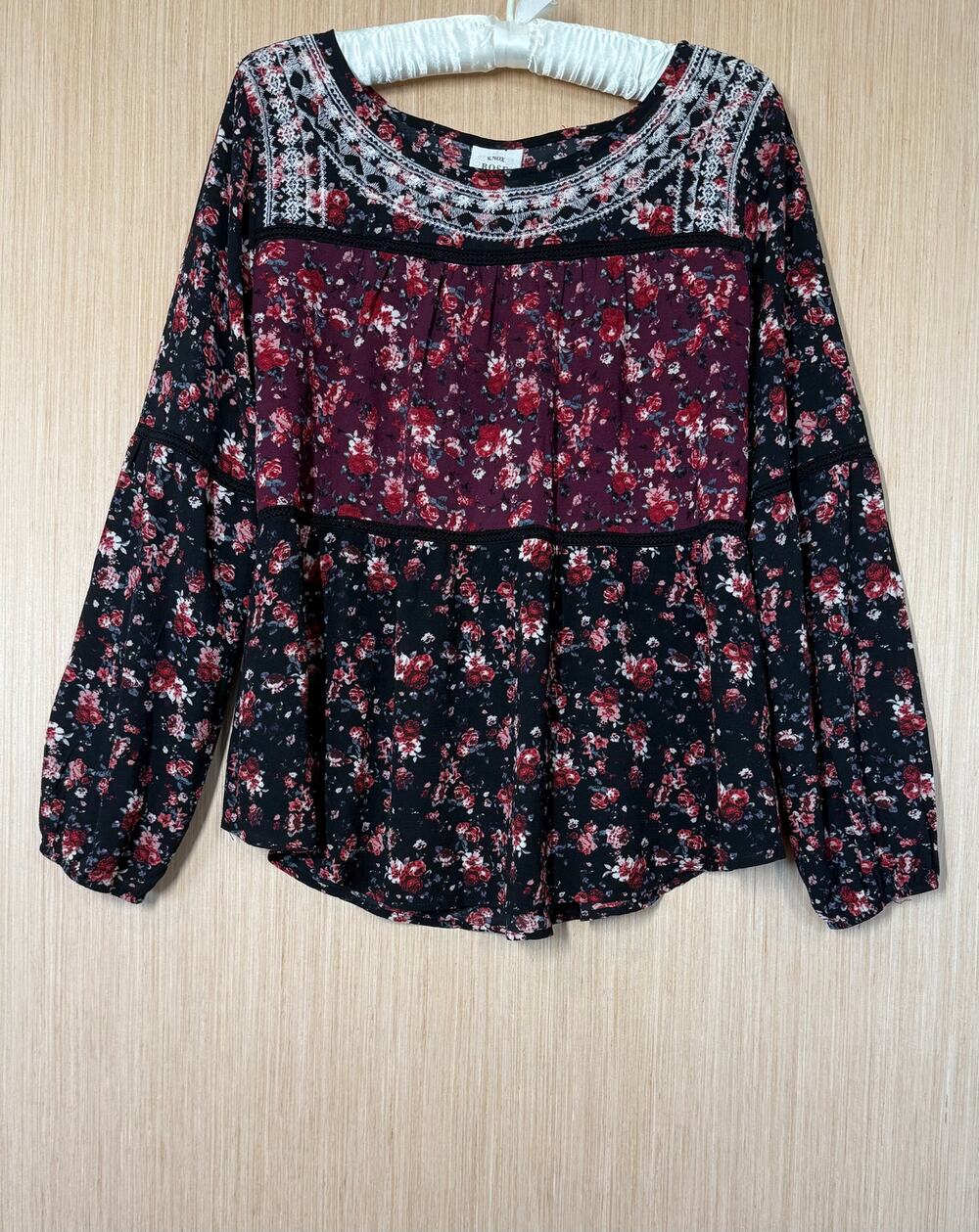 Knox Rose Dark Floral Tiered Long Sleeve Top Size Large Lace Up Back Tassels